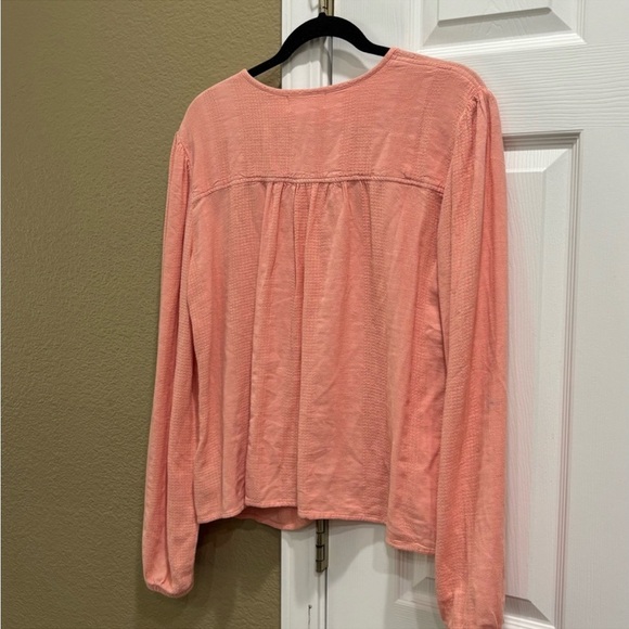 Anthropologie Shirred Blouses |
Mercari pink long sleeve women top size XL - Picture 4 of 5
